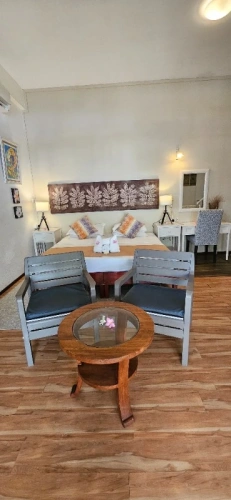 Basic Triple Basement room