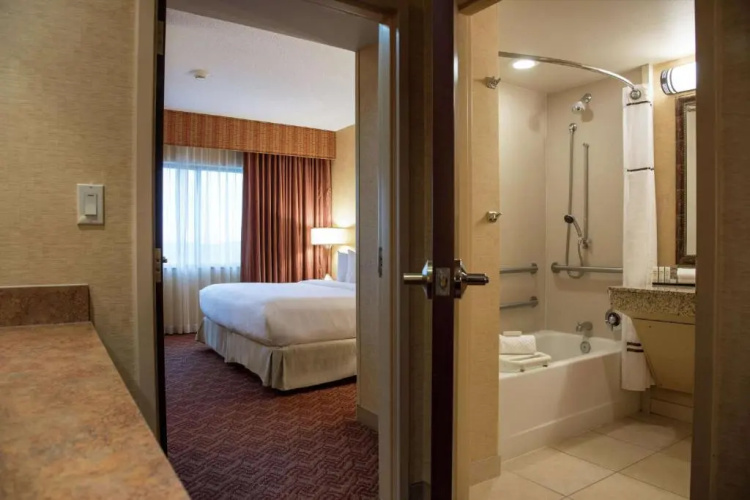 Embassy Suites by Hilton Charlotte Concord Golf Resort & Spa photo 14