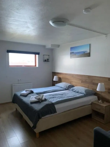 (Skammidalur Guesthouse) Family Quadruple room