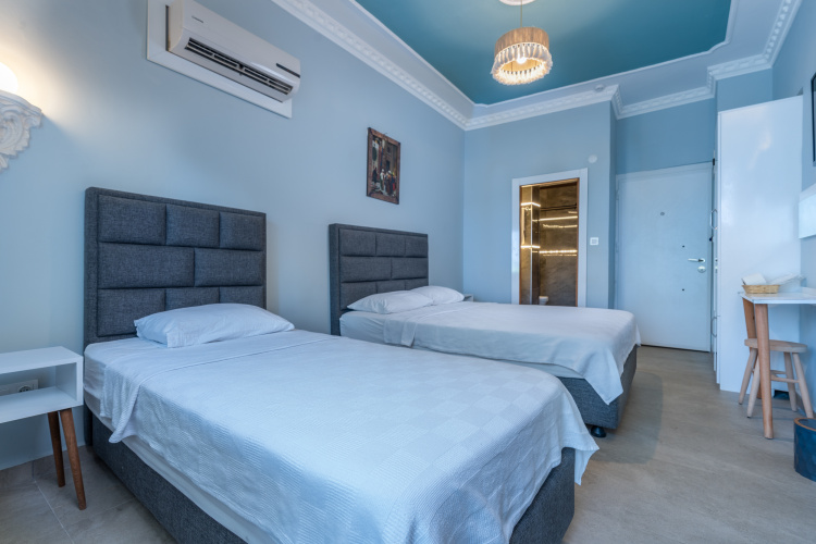 Standard Triple room with balcony