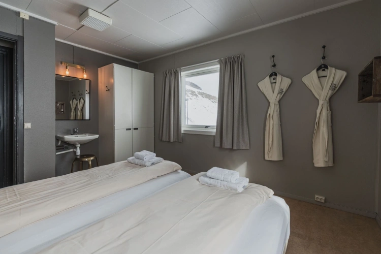 Large Twin room