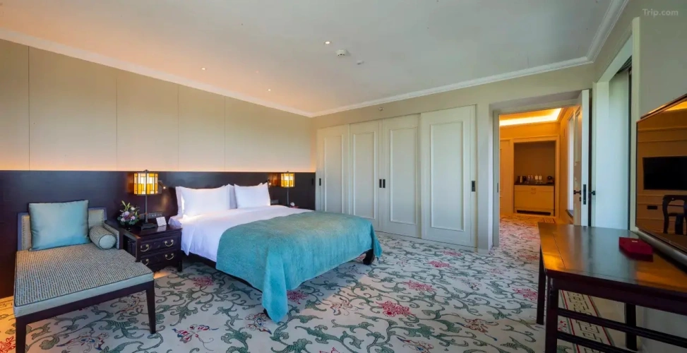 Deluxe Quadruple Family Suite