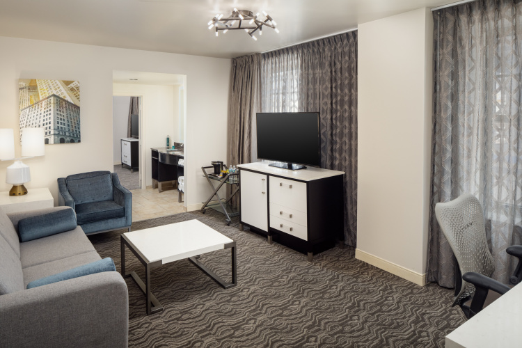 DoubleTree Suites by Hilton Hotel Detroit Downtown - Fort photo 16