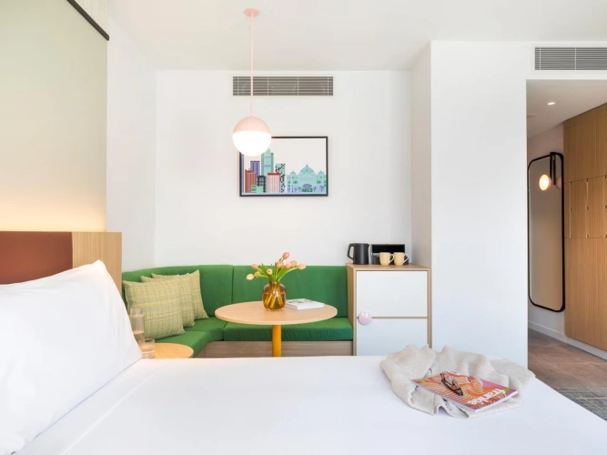 Premium Corner Double room with city view