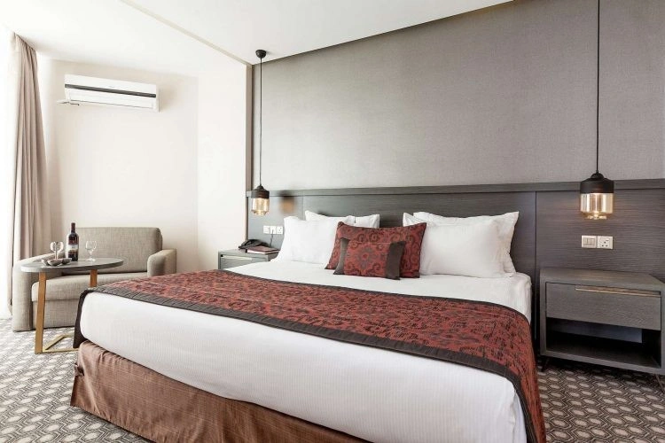 Infinity Twin Suite Room