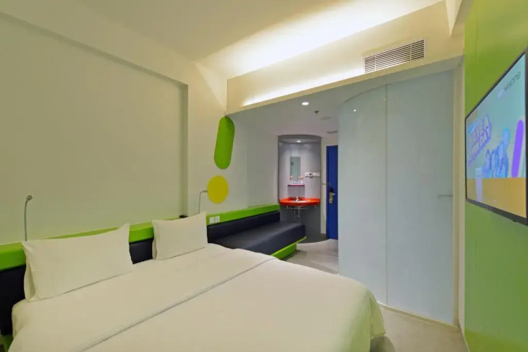 POP! Hotel Solo