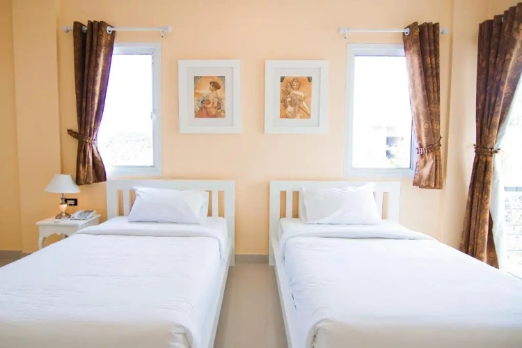 Standard Twin room