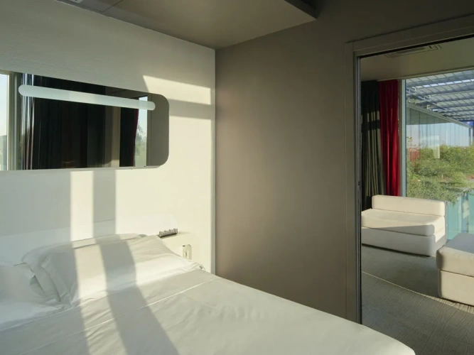 Pearl Suite