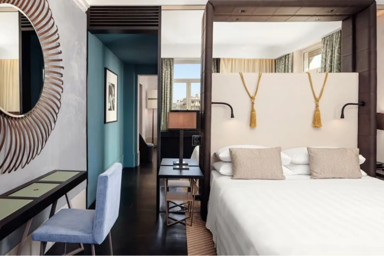 1 Bedroom Tribute Signature Piazza Barberini View Double Suite with city view