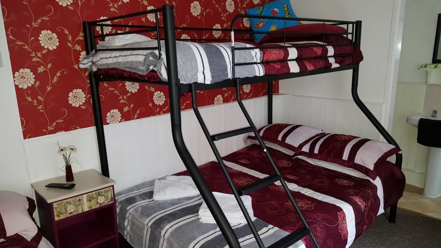 Deluxe Quadruple room