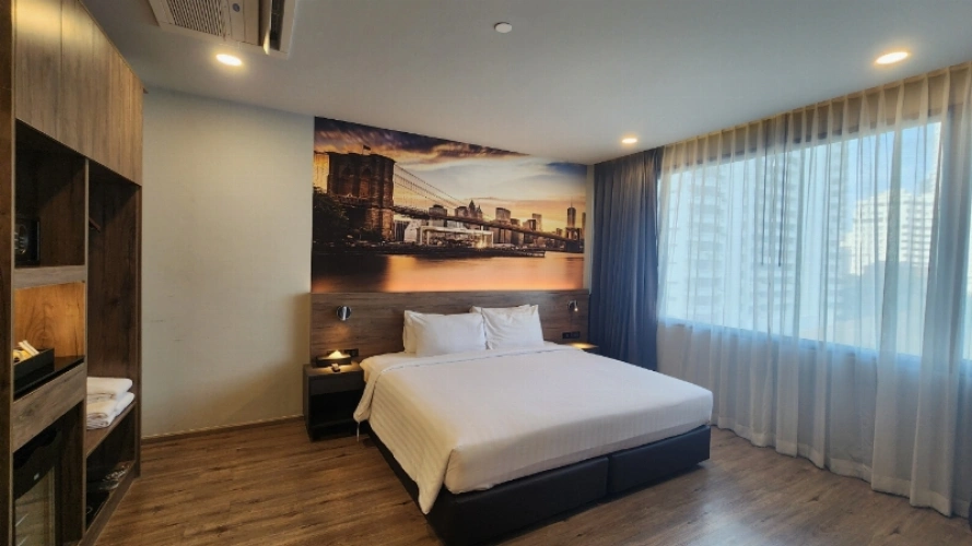 Quadruple Family Suite