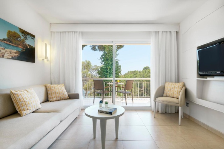 Iberostar Waves Club Cala Barca photo 9