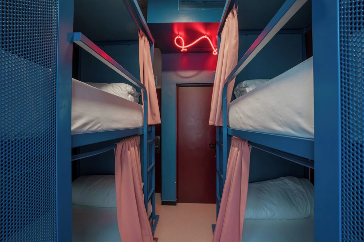 Ideal Youth Hostel