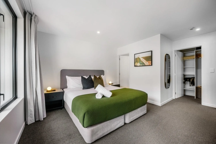 3 Bedrooms Executive Apartment with mountain view