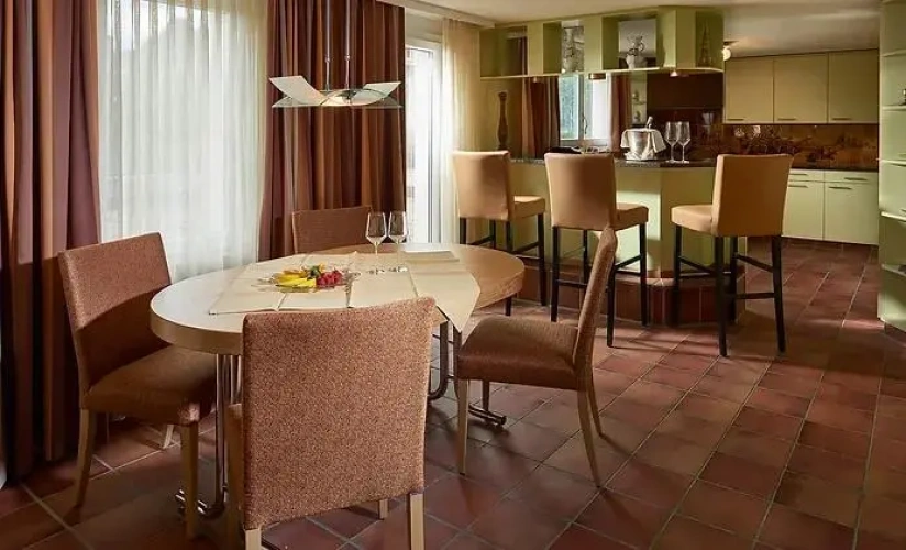 Alexander Suite