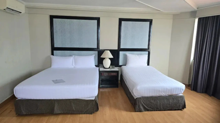 Deluxe Triple Family room