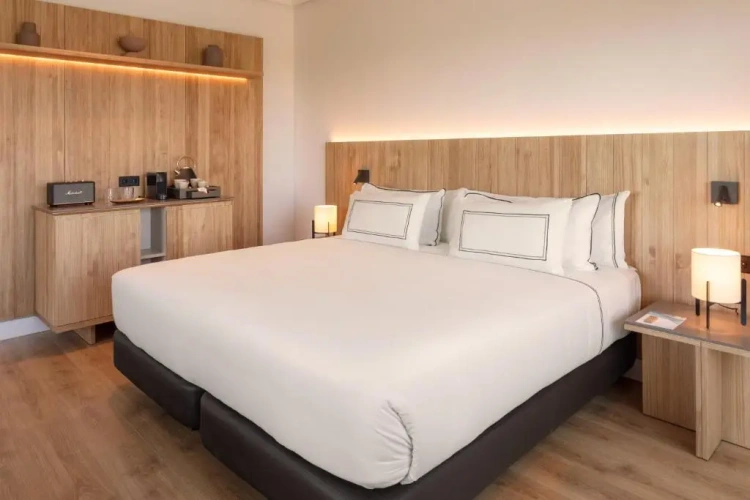 Grand The Level Double Suite
