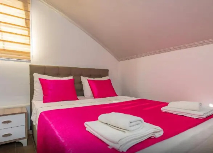 2 Bedrooms Quadruple Apartment