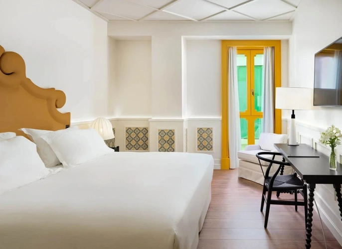 Double room with Atrium view