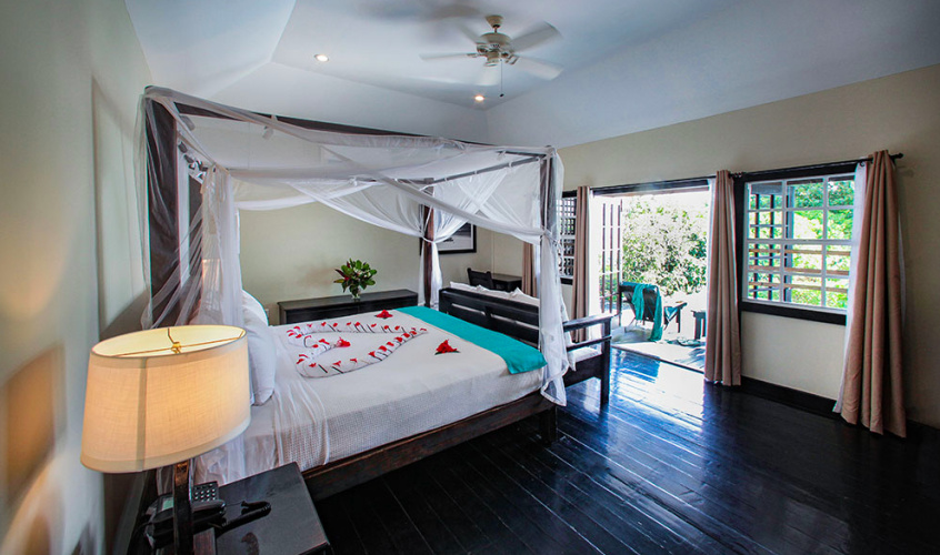 Beachfront Sanctuary Pool Double Cottage