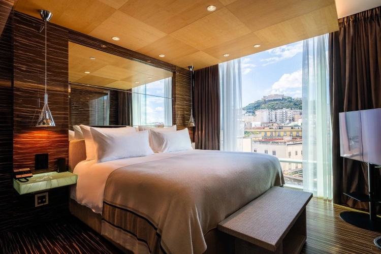 Deluxe Double Suite with harbour view