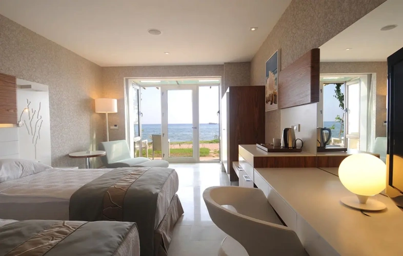 Island Twin room with sea view