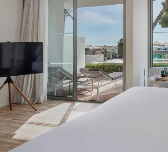 Solarium The Level Suite