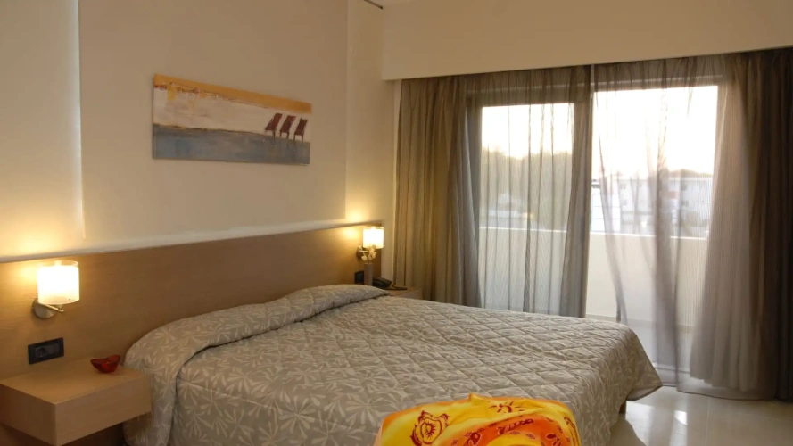 Promo room
