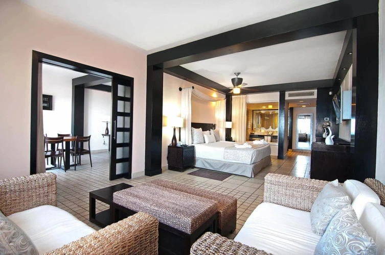 Royal Master Privilege Suite