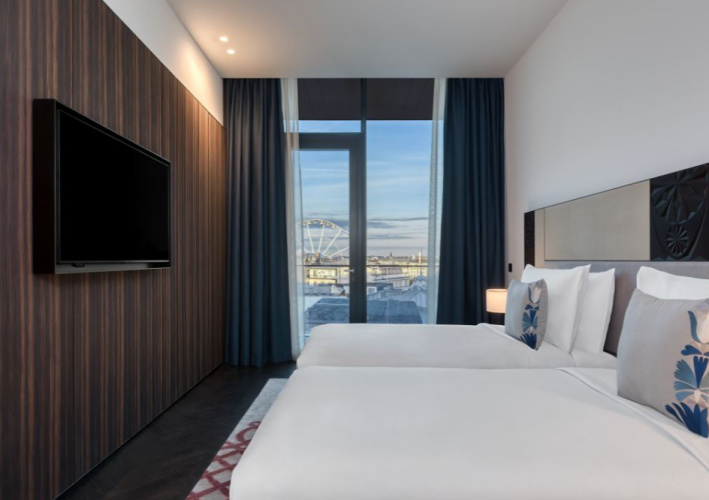 1 Bedroom Contemporary Twin Suite with balcony and with street view