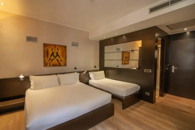 Standard Triple room