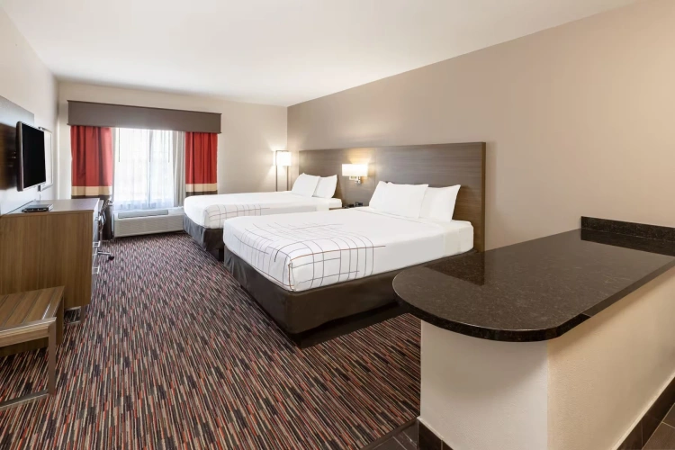 Deluxe Quadruple Studio Suite