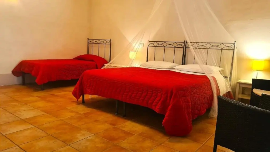 Standard Triple room