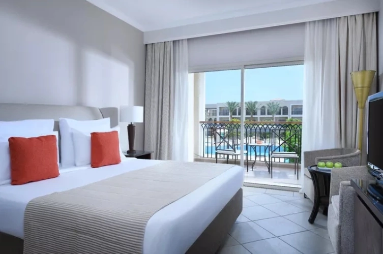 Superior Double room with pool view