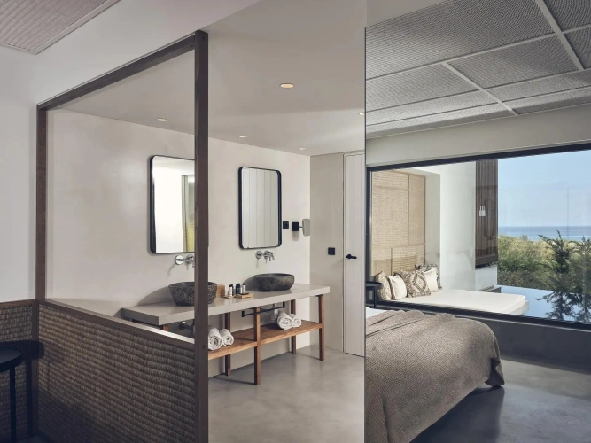 Swim Up Heated Pool Double Suite