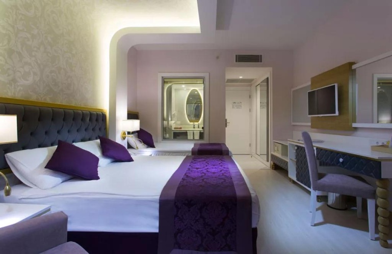Standard Triple room with land view