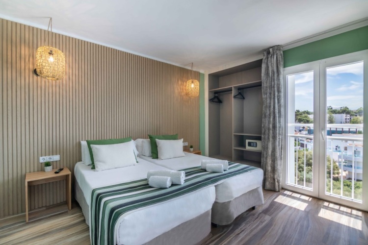 1 Bedroom Superior Twin Apartment with pool view