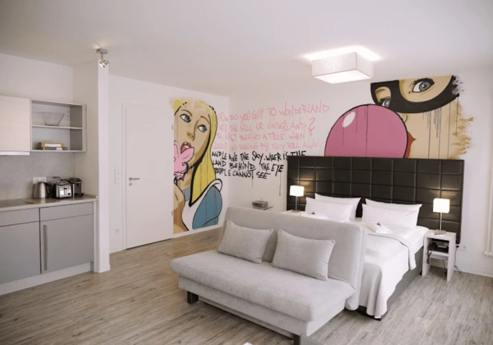 Signature Double Studio