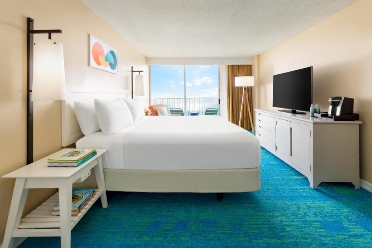 Mobility Accessible Roll-in Shower Double room oceanfront