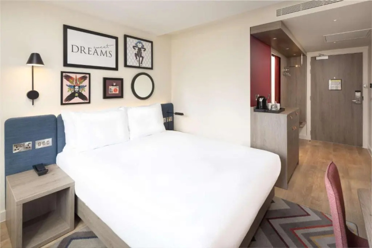 Hampton by Hilton London City photo 7