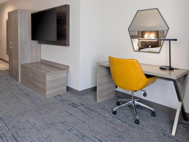 Comm Accessible Double Suite
