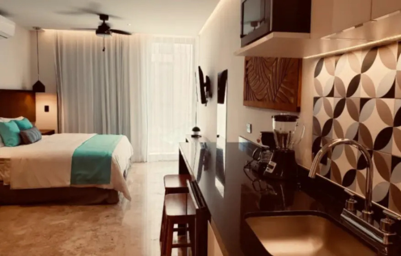 1 Bedroom Premium Double Suite