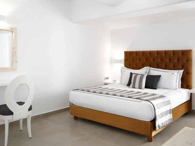 Elegant Double Suite with balcony