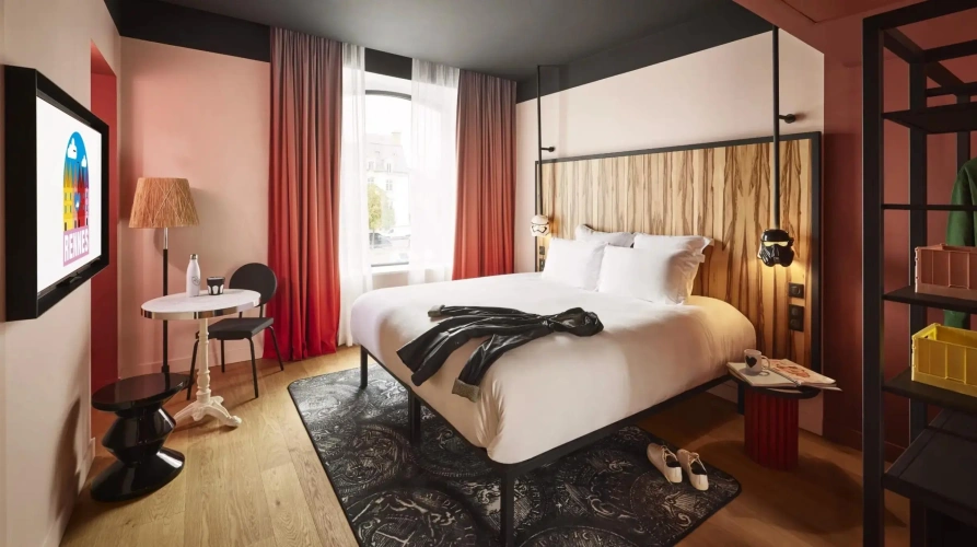 Medium Terrace Double Mama Room