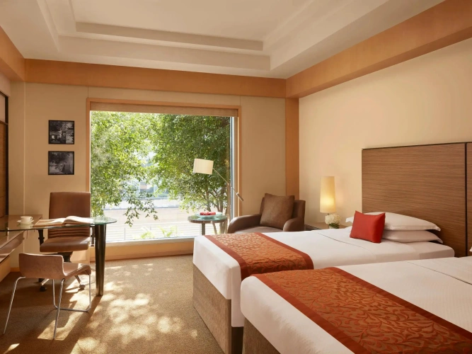 Club Access Patio Twin room