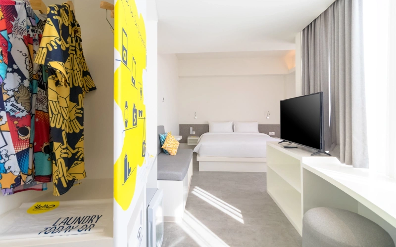 YELLO Deluxe Double room