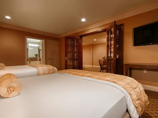 Whirlpool Twin Suite