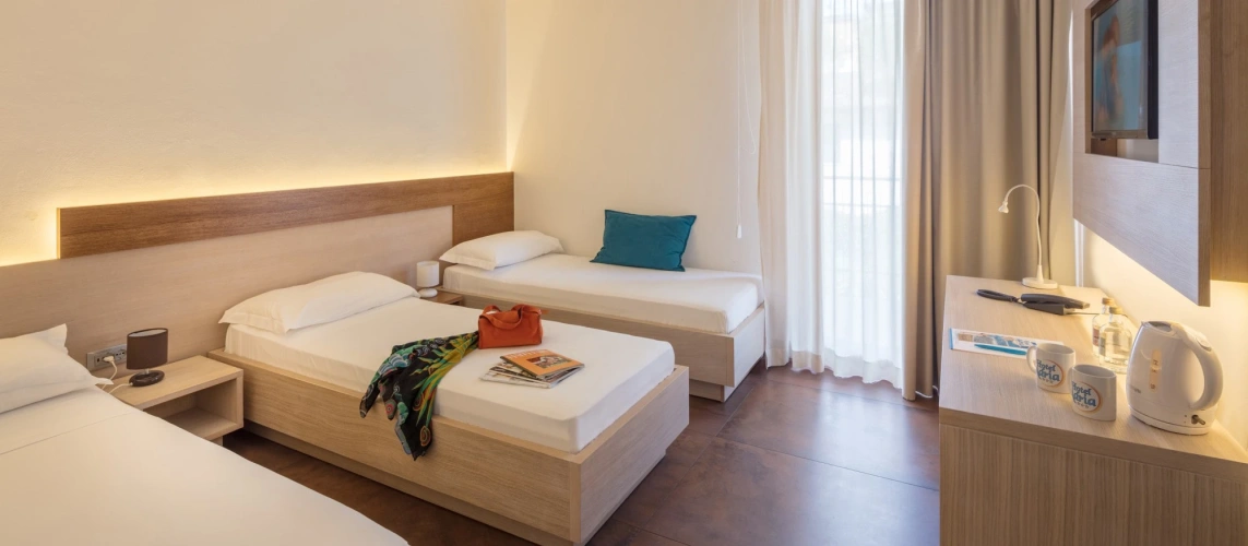 Triple room with balcony