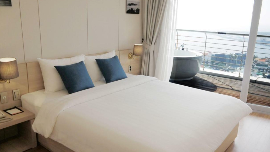 Royal Suite with panoramic view