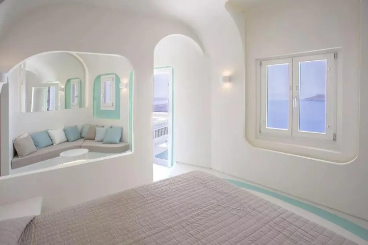 Upper Floor Double Outdoor Jacuzzi Suite